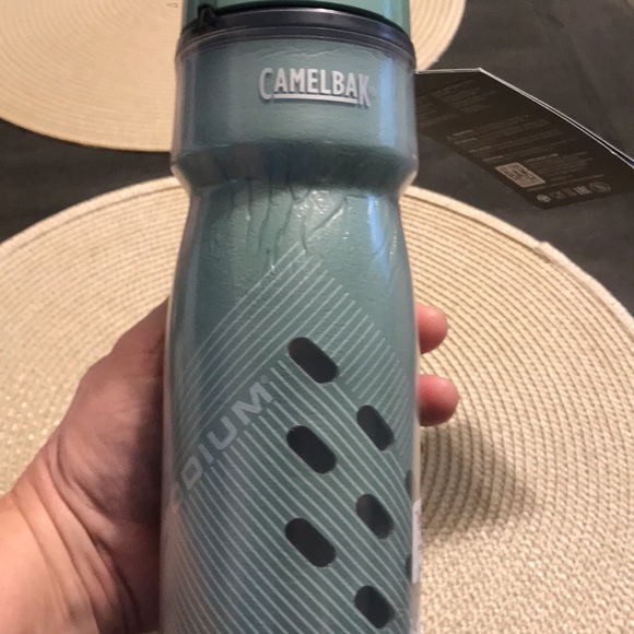 Camelbak water bottle NWT - Picture 2 of 2